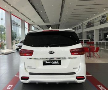 Kia Sedona Platinum D 2018 - Bán Kia Sedona Platinum D 2018, màu trắng giá tốt