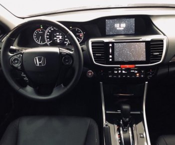 Honda Accord 2.4 2018 - Bán Honda Accord sản xuất 2018, xe đi đúng 700km, như mới, bao kiểm tra hãng