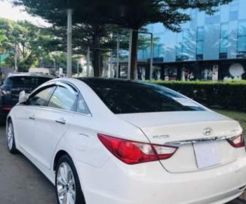 Hyundai Sonata 2010 - Cần bán gấp Hyundai Sonata đời 2010, màu trắng giá cạnh tranh