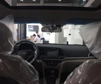 Hyundai Elantra 1.6 2018 - Bán xe Hyundai Elantra 2018, màu trắng