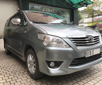 Toyota Innova 2.0 G 2012 - Cần bán Toyota Innova 2.0 G đời 2012, màu bạc, số tự động