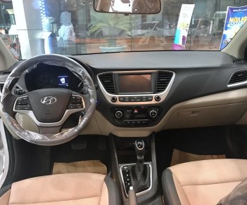 Hyundai Accent   2018 - Bán xe Hyundai Accent bản đặc biệt, màu trắng - xe giao ngay tại Nam Định