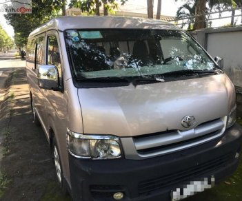 Toyota Hiace 2.5 2006 - Cần bán xe Toyota Hiace 2.5 đời 2006, màu hồng