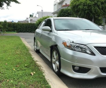 Toyota Camry SE 2011 - Cần bán gấp Toyota Camry SE năm sản xuất 2011, màu bạc, xe nhập chính chủ