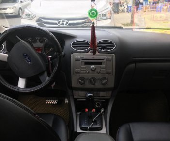 Ford Focus 2011 - Cần bán gấp Ford Focus năm 2011 màu trắng, xe nhập