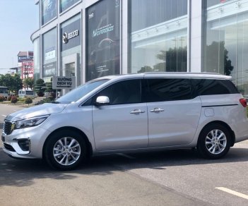 Kia Sedona Platinum D 2018 - Bán Kia Sedona 2018, giá 1 tỷ 209 triệu, tặng camera hành trình nhập khẩu Hàn Quốc, liên hệ 0938.963.417 gặp Vinh