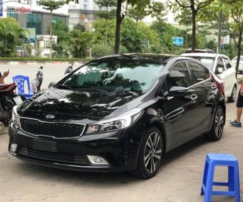 Kia Cerato 1.6AT 2017 - Bán Kia Cerato 1.6AT sản xuất năm 2017, màu đen, giá 615 triệu