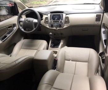 Toyota Innova 2.0E 2015 - Bán Toyota Innova 2.0E năm sản xuất 2015, màu vàng, chính chủ