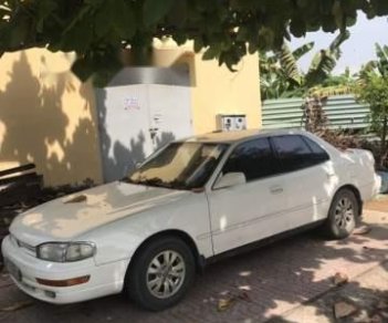 Toyota Camry 1994 - Bán ô tô Toyota Camry sản xuất 1994, màu trắng, nhập khẩu nguyên chiếc, giá chỉ 150 triệu