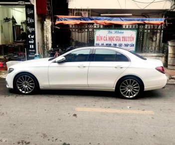 Mercedes-Benz E class E250 2017 - Bán Mercedes E250 2018, màu trắng 