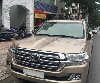 Toyota Land Cruiser VX 4.6  2016 - Bán xe Toyota Land Cruiser VX 4.6 đời 2017, màu vàng, nhập khẩu nguyên chiếc