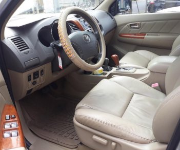 Toyota Fortuner 2.7AT  2010 - Bán Fortuner 2.7AT 4WD 2010, màu bạc, gốc TP, giá TL, hỗ trợ trả góp