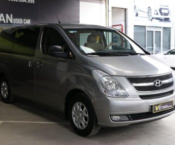 Hyundai Starex 2.5MT 2015 - Cần bán Hyundai Starex 2.5MT sản xuất 2015, màu xám (ghi), nhập khẩu nguyên chiếc, giá tốt