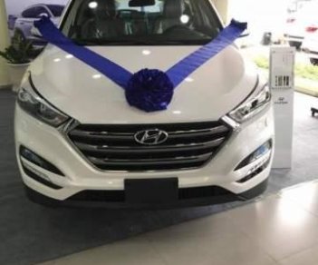 Hyundai Tucson   2018 - Cần bán xe Hyundai Tucson năm 2018, màu trắng, giá 828tr