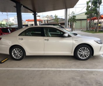 Toyota Camry 2.0E AT 2018 - Bán ô tô Toyota Camry 2.0E AT model 2019, màu trắng