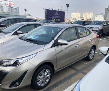 Toyota Vios 2018 - Cần bán xe Toyota Vios 2018, màu vàng