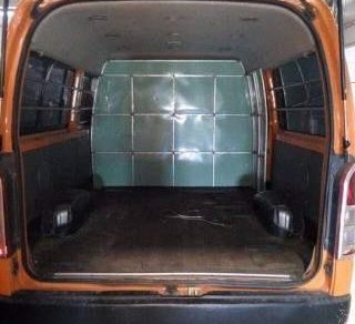 Toyota Hiace 2010 - Cần bán gấp Toyota Hiace 2010 số sàn, màu cam