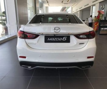 Mazda 6 2018 - Cần bán xe Mazda 6 sản xuất 2018, màu trắng, giá 819tr