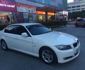 BMW 3 Series 320i 2011 - Bán ô tô BMW 320i sản xuất năm 2011, màu trắng, nhập khẩu, giá tốt