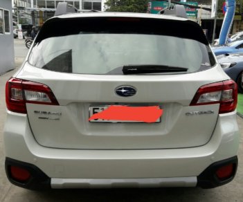 Subaru Outback 2015 - Bán Subaru Ouback 2.5 giá tốt 2015 màu trắng