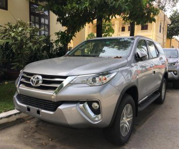 Toyota Fortuner 2.7V 4x2AT  2018 - Bán Fortuner 2.7V 4x2AT máy xăng mới 2018, nhập khẩu Indonesia, màu bạc có sẵn, giao ngay