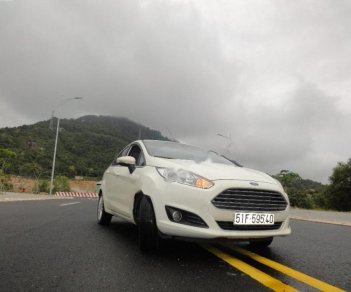 Ford Fiesta Titanium 1.5 AT 2016 - Bán Ford Fiesta Titanium 1.5 AT sản xuất 2016, màu trắng, giá chỉ 498 triệu