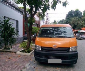 Toyota Hiace 2010 - Cần bán gấp Toyota Hiace 2010 số sàn, màu cam