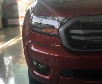 Ford Ranger XLS 2.2L 4x2 MT 2018 - Bán ô tô Ford Ranger AT sản xuất 2018, màu đỏ
