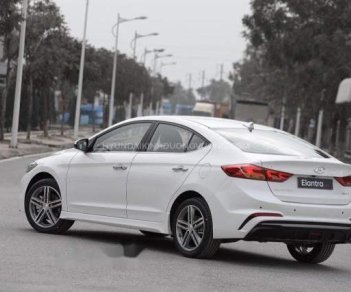 Hyundai Elantra   2018 - Cần bán xe Hyundai Elantra năm sản xuất 2018, màu trắng