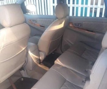 Toyota Innova G 2010 - Cần bán xe Toyota Innova G năm 2010, màu bạc