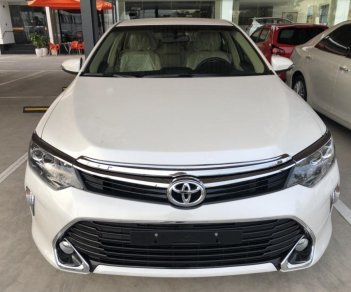 Toyota Camry 2.0E AT 2018 - Bán ô tô Toyota Camry 2.0E AT model 2019, màu trắng