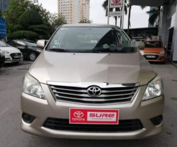 Toyota Innova E 2013 - Bán Toyota Innova E năm sản xuất 2013, màu vàng số sàn, giá 535tr