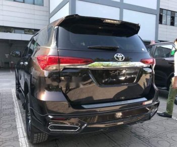 Toyota Fortuner 2018 - Cần bán gấp Toyota Fortuner đời 2018, màu đen, nhập khẩu số tự động