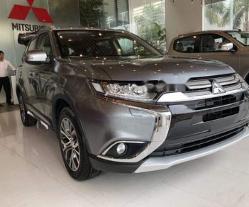 Mitsubishi Outlander 2018 - Cần bán xe Mitsubishi Outlander năm 2018, màu xám