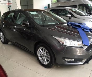 Ford Focus Trend 1.5L 2018 - Bán xe Ford Focus Trend 1.5L năm 2018, màu nâu, giá chỉ 550 triệu