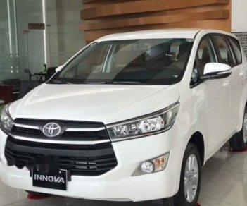 Toyota Innova   2.0E-MT 2018 - Bán Toyota Innova 2.0E-MT năm 2018, màu trắng