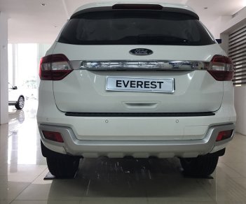 Ford Everest 2018 - Bán Ford Everest 2.0L Titanium đời 2018, màu trắng, nhập khẩu nguyên chiếc