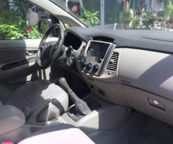 Toyota Innova   E   2015 - Cần bán xe Toyota Innova E năm sản xuất 2015, màu bạc