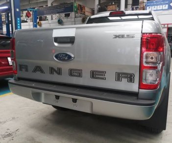 Ford Ranger XLS 2.2L AT 4x2 2018 - Bán Ford Ranger XLS 2.2L AT 4x2 năm sản xuất 2018, màu bạc, nhập khẩu nguyên chiếc, giá chỉ 650 triệu liên hệ 0911997877