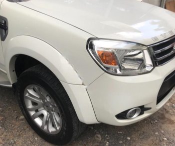 Ford Everest 2.5L 4x2 MT 2014 - Cần bán xe Ford Everest 2.5L 4x2 MT 2014, màu trắng còn mới