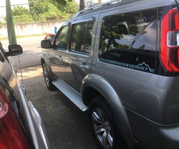 Ford Everest MT 2011 - Bán Ford Everest năm 2011, màu xám số sàn, giá 550tr