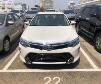 Toyota Camry 2.0E 2018 - Bán Toyota Camry 2.0E sản xuất năm 2018, màu trắng