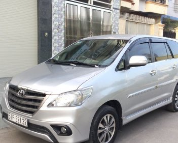 Toyota Innova   2.0 MT  2015 - Bán Toyota Innova 2.0 MT 2015, màu bạc số sàn