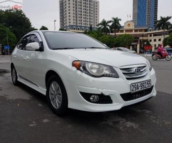 Hyundai Avante 1.6 MT 2014 - Cần bán gấp Hyundai Avante 1.6 MT sản xuất năm 2014, màu trắng, xe nhập số sàn