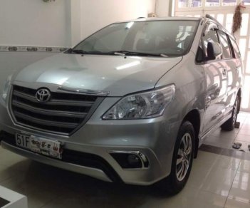 Toyota Innova   E  2015 - Chính chủ bán Toyota Innova E năm sản xuất 2015, màu bạc, 586tr