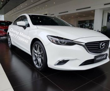Mazda 6 2.0 premium 2018 - Bán Mazda 6 2.0 Premium đời 2018 - Giá chỉ 899 triệu, xe đủ màu, giao ngay-0977759946