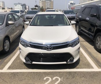 Toyota Camry  2.0E 2018 - Toyota Tân Cảng: Bán xe Toyota Camry 2018, xe có sẵn đủ màu, tặng phụ kiện chính hãng theo xe