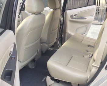 Toyota Innova   2.0 MT  2015 - Bán Toyota Innova 2.0 MT 2015, màu bạc số sàn