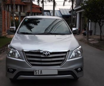 Toyota Innova E 2014 - Bán xe Toyota Innova E năm 2014, màu bạc, 548tr