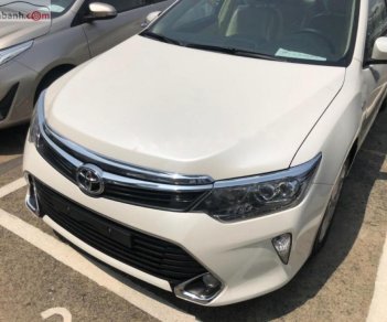 Toyota Camry 2.0E 2018 - Bán Toyota Camry 2.0E sản xuất năm 2018, màu trắng